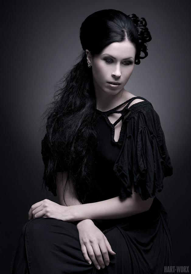 ROHMY Couture "Nocturne" Collection / Photo: HartWorx / Model: Annika Schumann