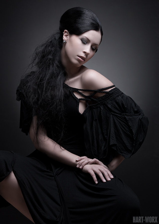 ROHMY Couture "Nocturne" Collection / Photo: HartWorx / Model: Annika Schumann