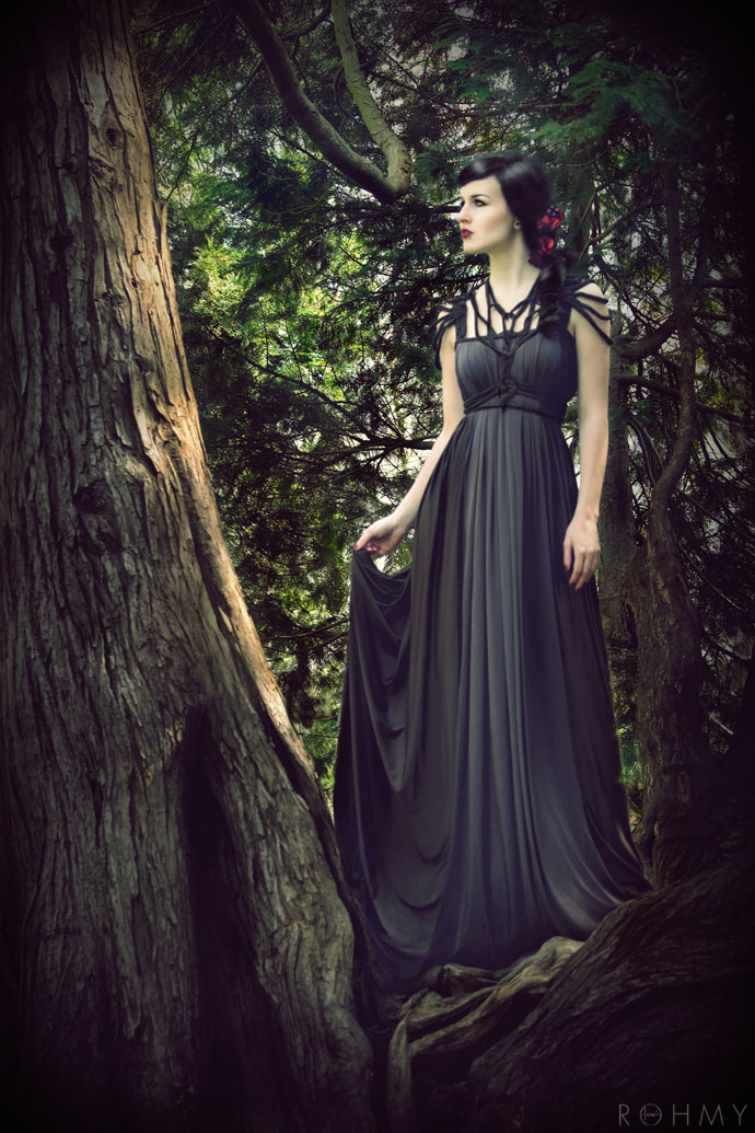 ROHMY Couture : Dress "Daphne" / Sirens Collection / Dark Wedding Dress /// Oder via www.rohmy.net /// Model: Mrs. Gravedigger
