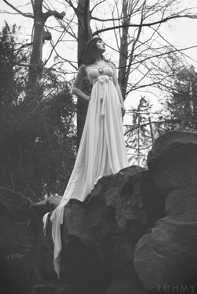 ROHMY Couture : Weddingdress "Titania" /// Sirens Collection /// Order information via www.rohmy.net /// Model: Mrs. Gravedigger
