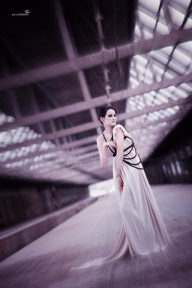 Dress: ROHMY Couture / Photo: Au Contraire Photography / Mel Plum / Model: Eva Pechmarie