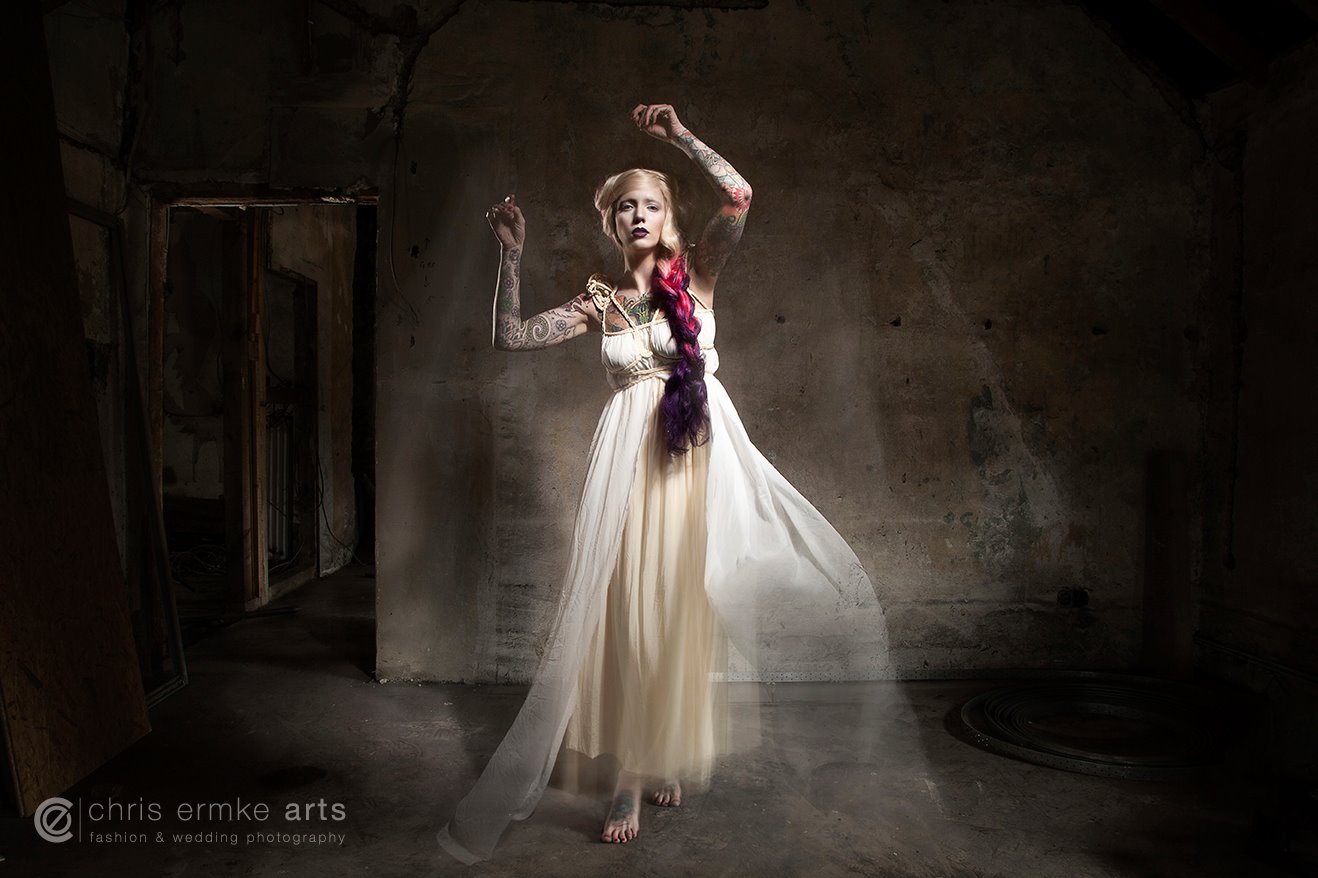 Dress: ROHMY (Shop) Photos: Chris Ermke Arts Model: Evilla D´ark Hair & Make Up: Angi Delrey