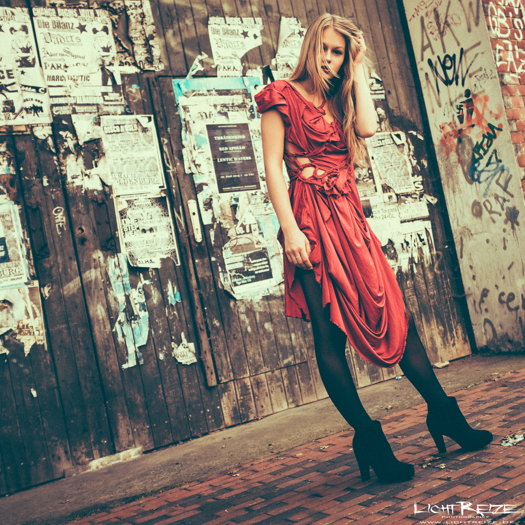Fashion: ROHMY (Shop Dress B. No 9) Photo: LichtReize / Holger Nitschke Model: Darja CP Hair & Make Up: Ilka Preuth
