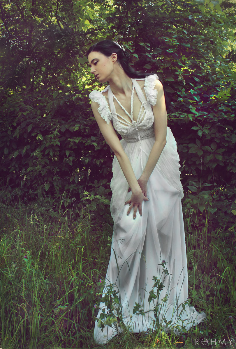ROHMY Couture Dragonfly No 3 Wedding Dress / Haircrown: Naturae Design Model: Frollein von Schlotterstein