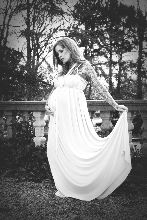 ROHMY Couture Maternity Dress / Schwangerschafts-Brautkleid / Foto: Vanessa Marie / Mom to be: Katy Gold